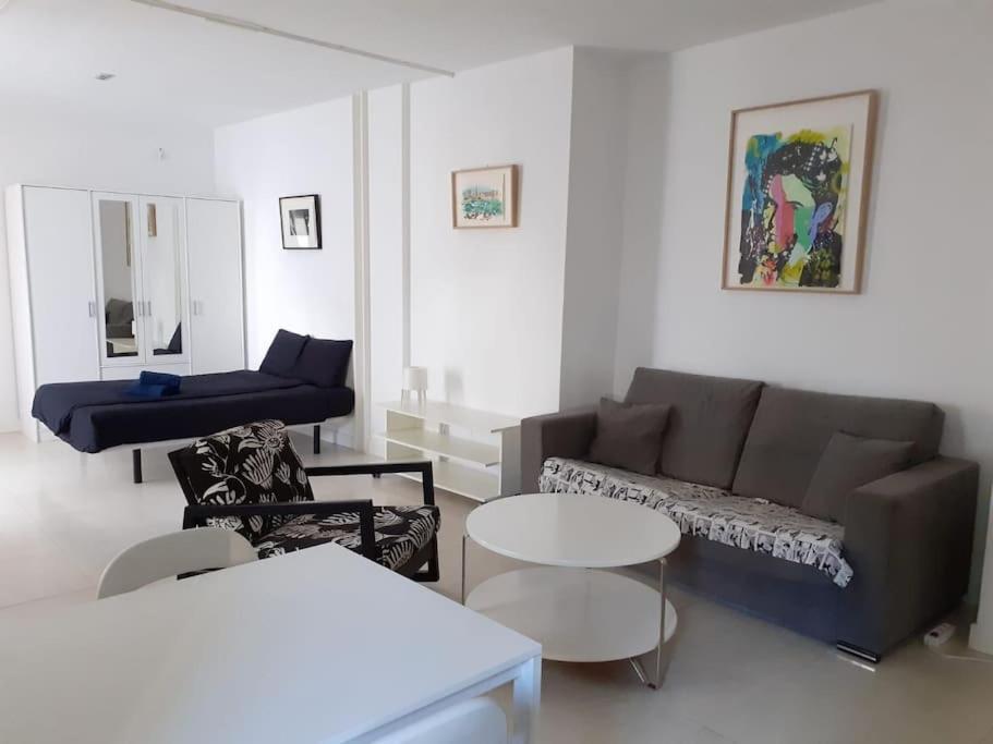 Cosy Flat / Literally At The Foot Of Alhambra Daire Granada Dış mekan fotoğraf